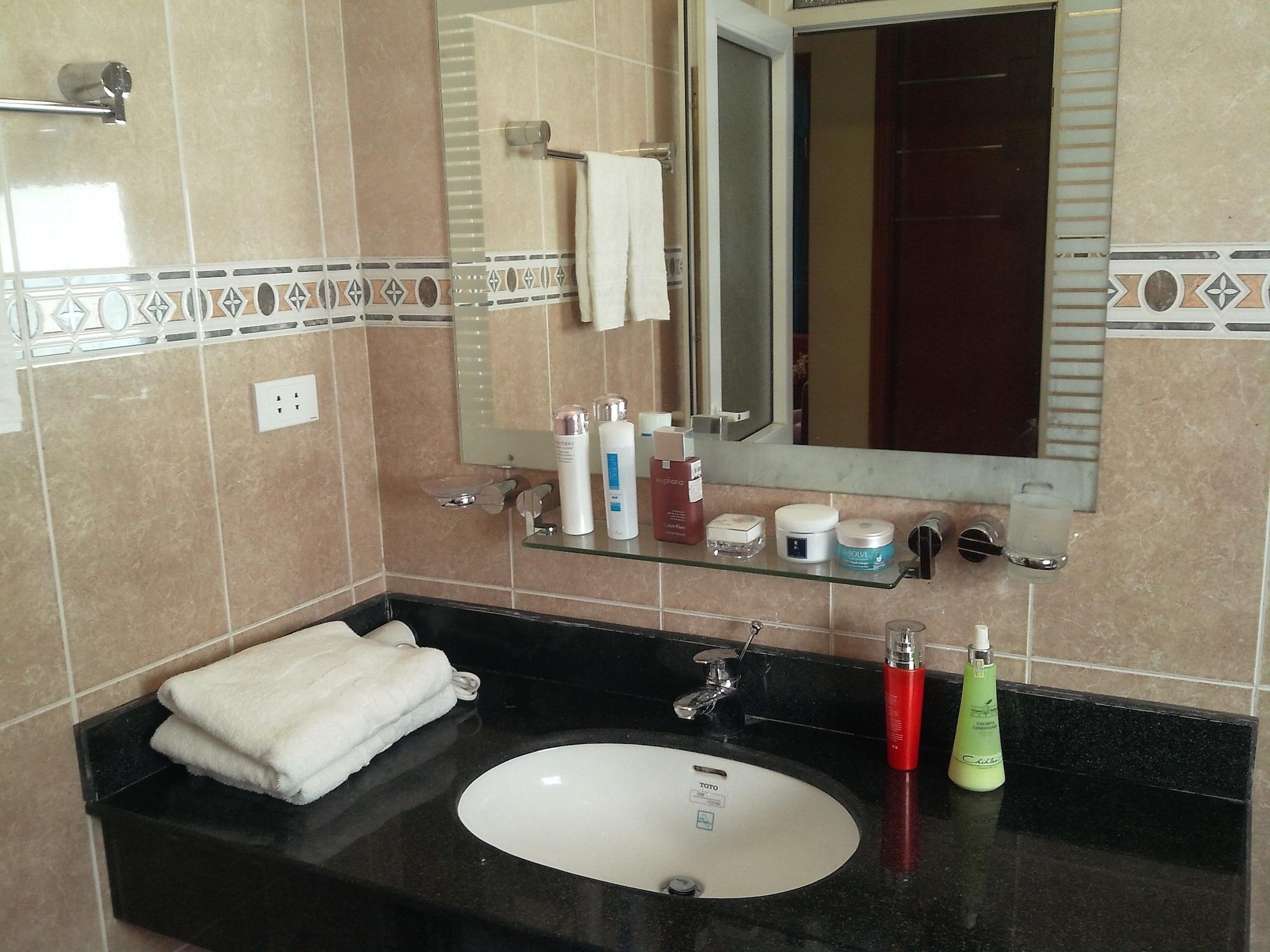 Camela Hotel & Resort Hai Phong Esterno foto